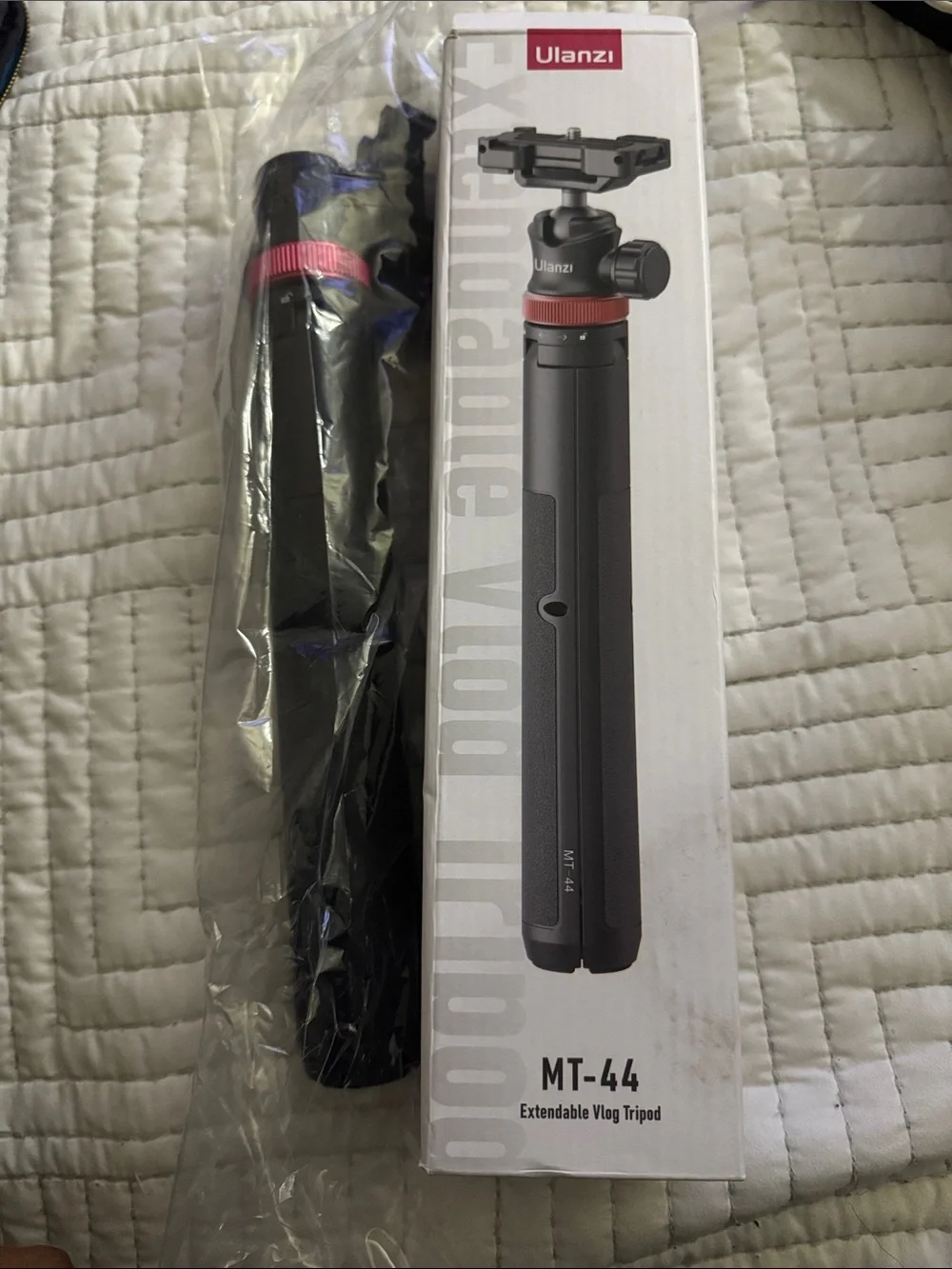 MT-44 Black Extendable Vlog Tripod